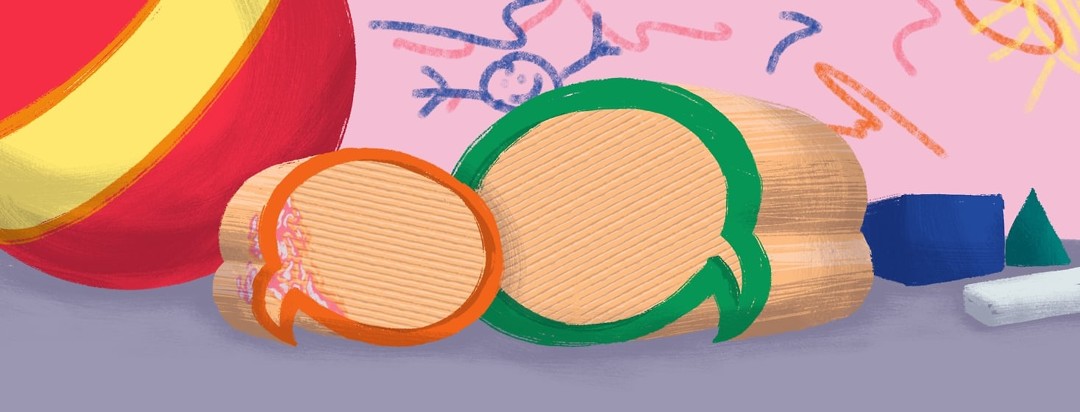 Two wooden speech bubble blocks sitting next to each other. The smaller of the speech bubbles has a patch of plaque psoriasis.